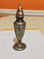 такая вот находка из Океана.Толи солоничка,толи для перца...