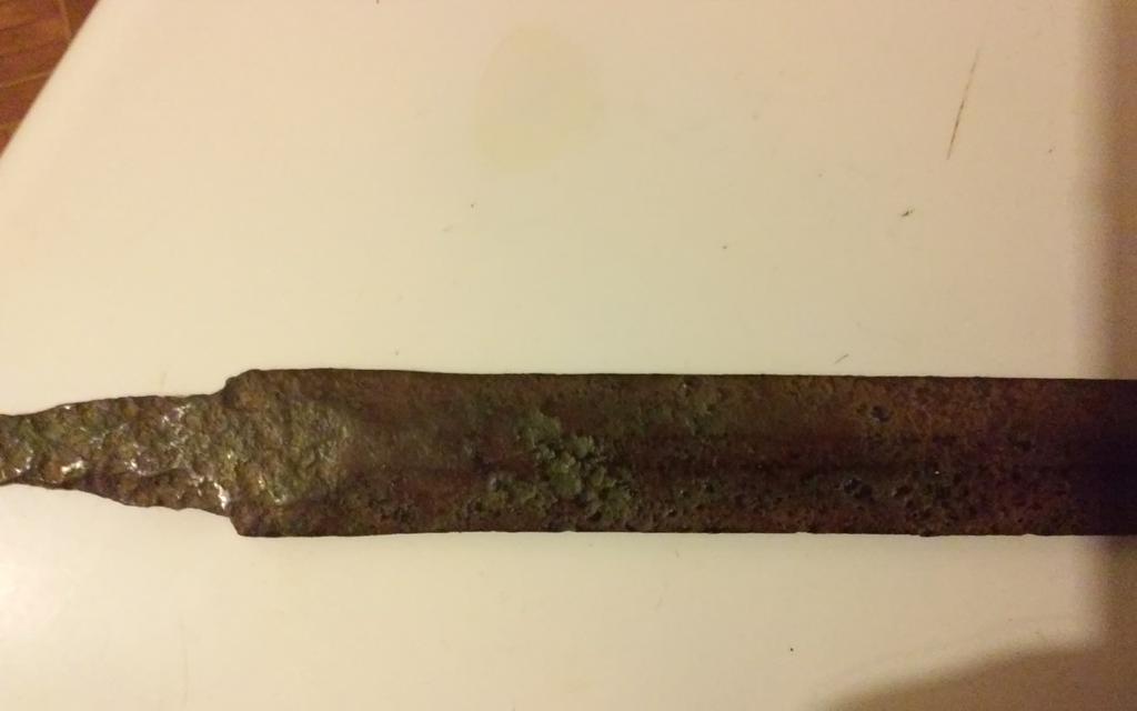 Первое фото, сатиру видно!