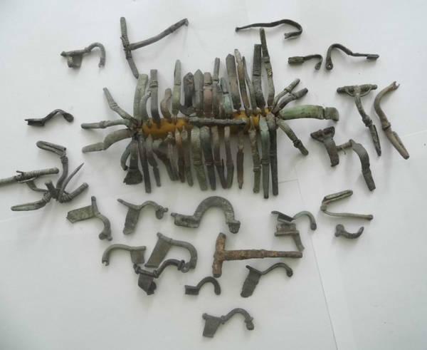 Спинки фибул