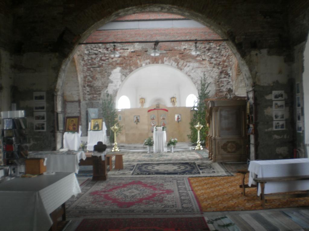 храм