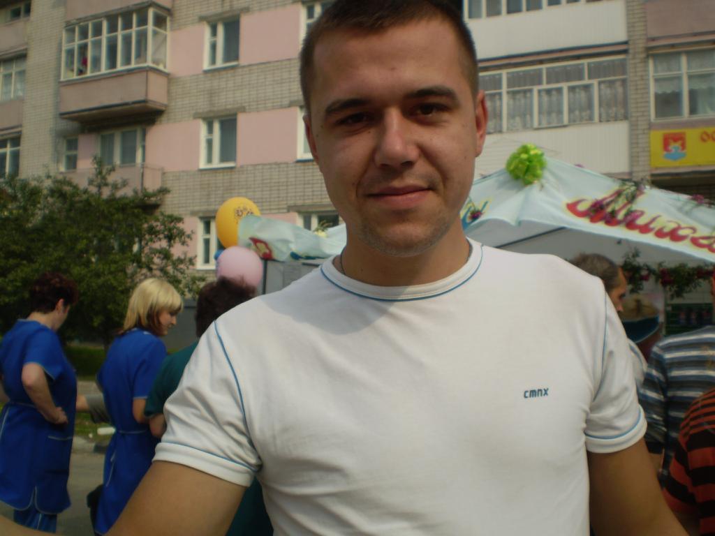 P9063208