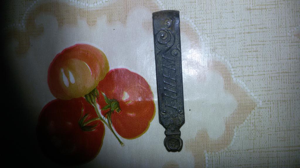 щипчики для сладостей фирмы Ейнем (жаль сломаные(((