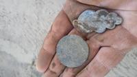 Грузило в форме дубового листа с клеймом 