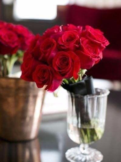 Просто цветы в стакане