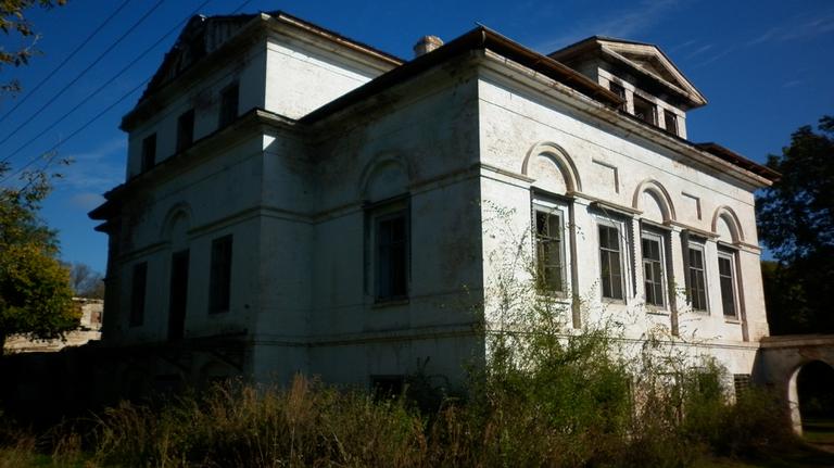 Бывшая усадьба Орловых-Давыдовых.