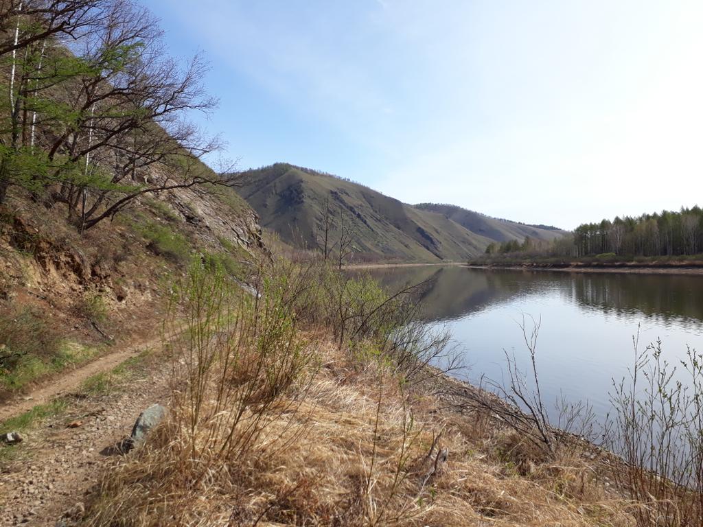 Дорога, река