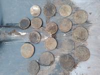 Лопата с монетами 2