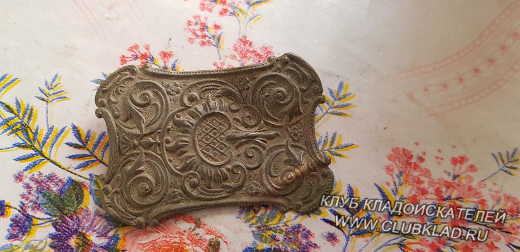 женская бляха