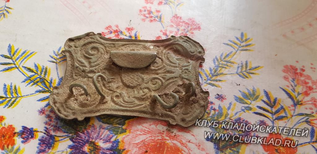 женская бляха