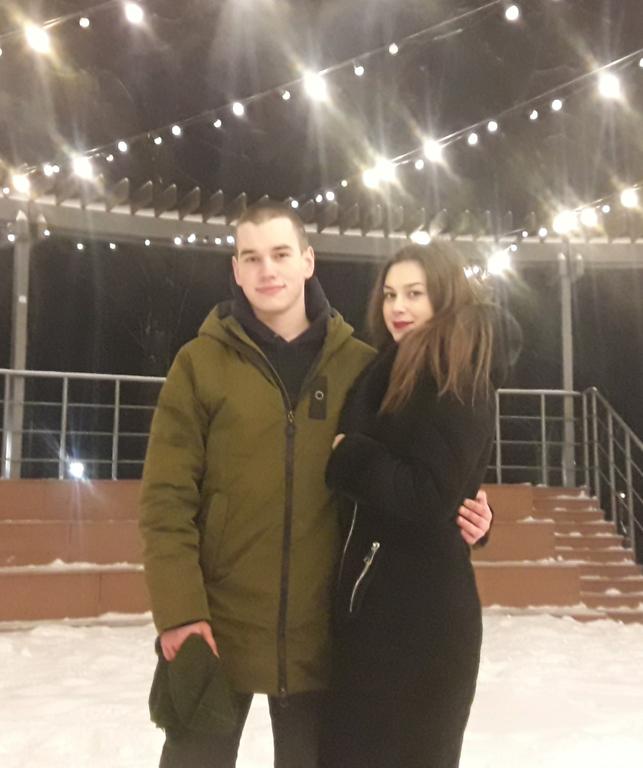 Ежели что, я слева