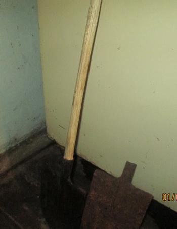 юбочка лопаты не отламывалась(разжималаь)