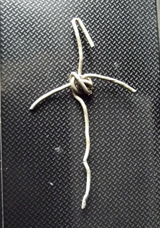 крестик от первого элетричество запрещаемый