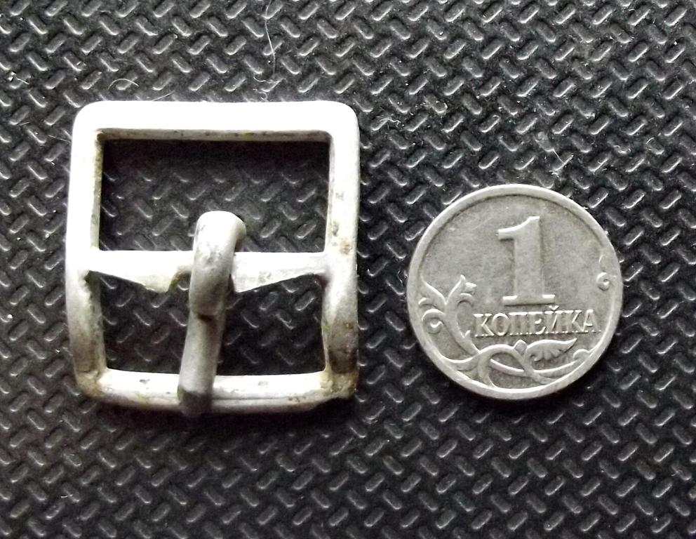 неудобно мелкая застежка немецкой каски