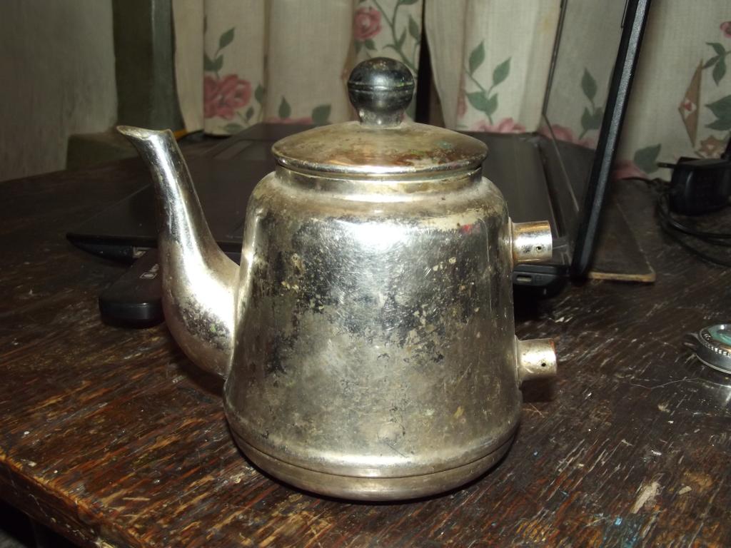 к чайничку подхдит ручка двух производств