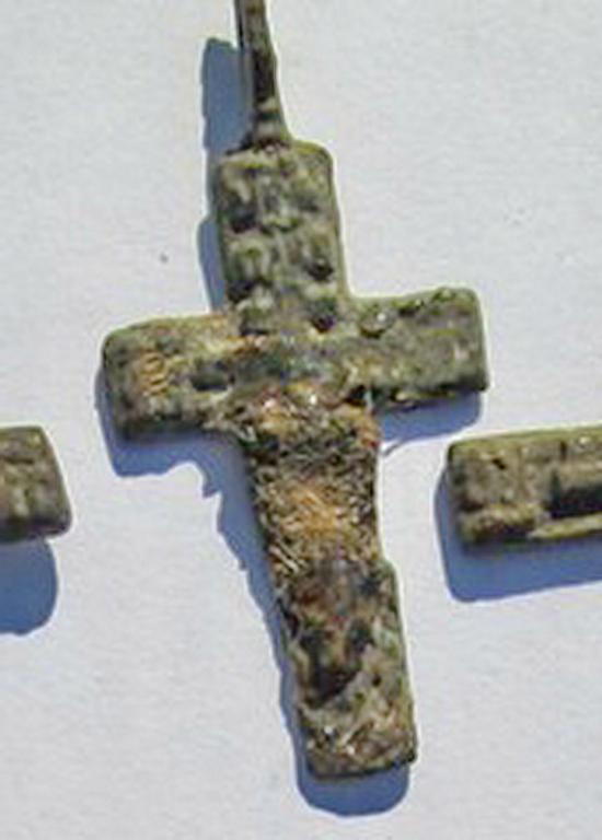 ПАЕННЫЙ ДАВНО КРЕСТИК НАЙДЕН