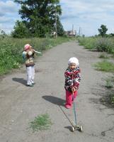 дети любят и игрушки немного забытые