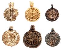 Монетовидные крестовключенные подвески XII-XIV вв