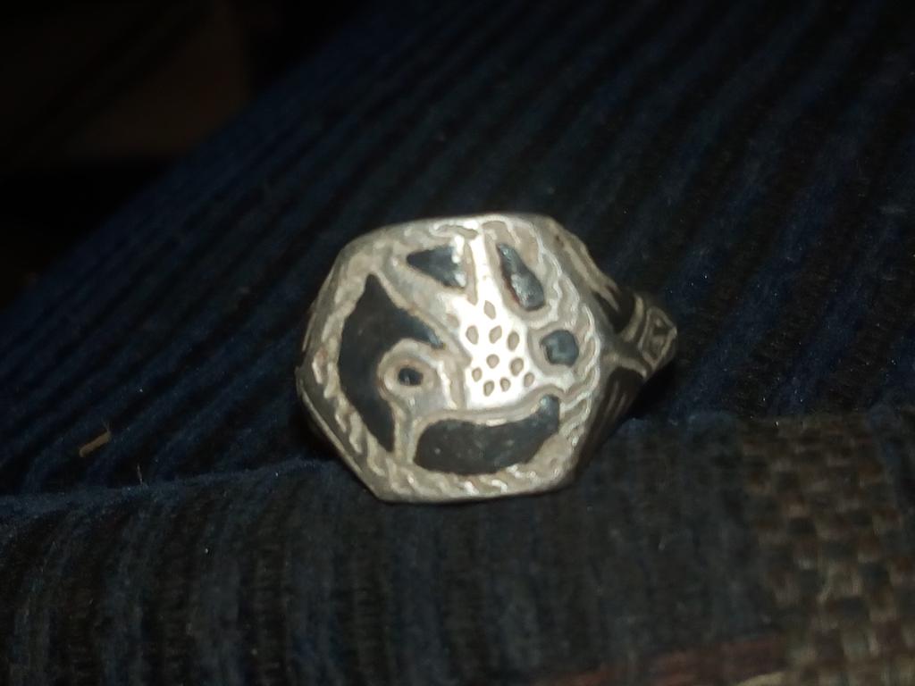 Кольцо похоже на серебро