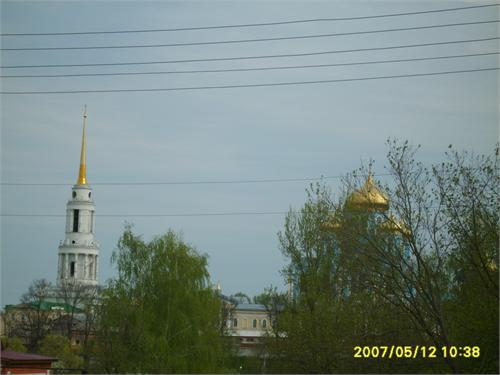 Вид на Рождественно-Богородицкий монастырь с площади