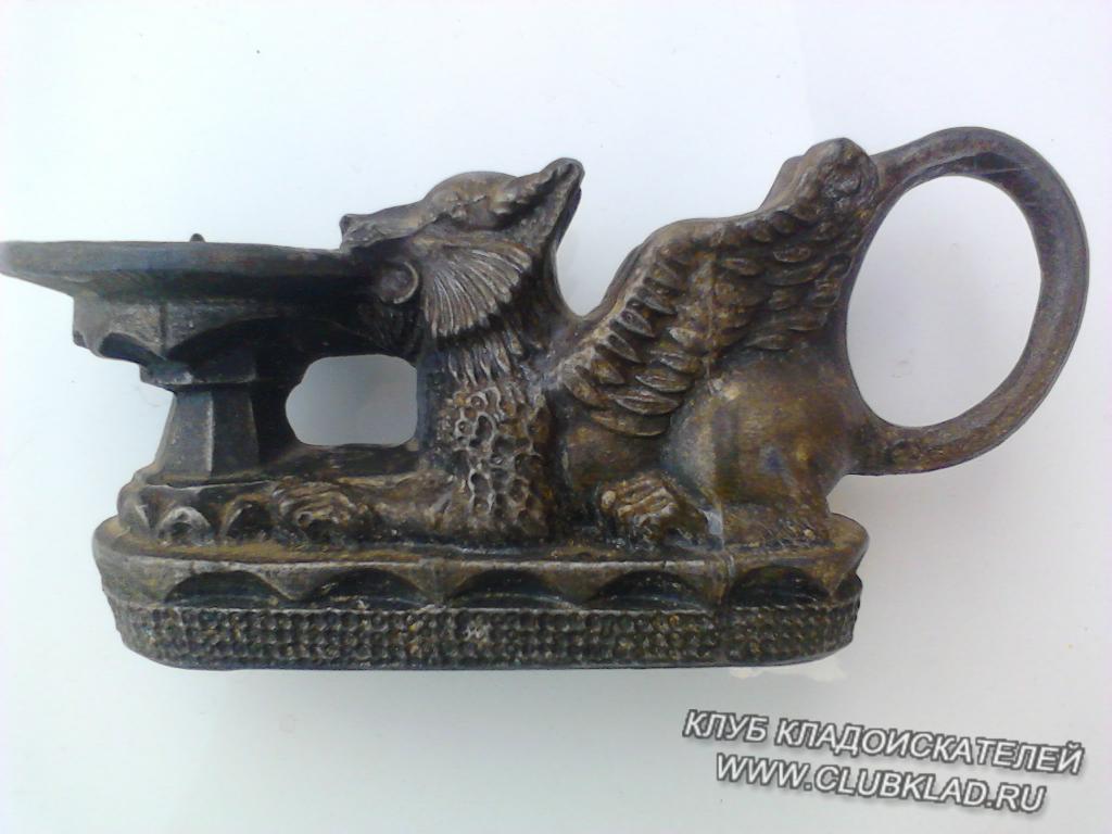 лев з крильями