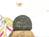 Брошь или заколка?