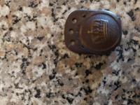 Помогите определить что это и кому могло принадлежать? 