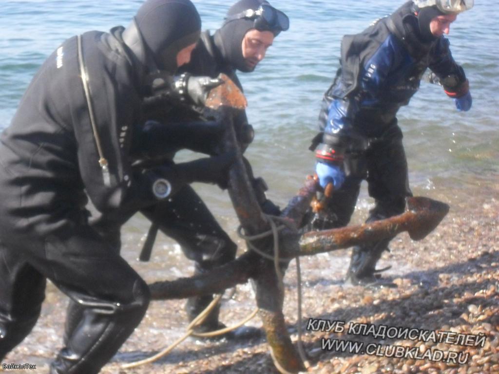 Якорь со старинного судна на дне Байкала подняли дайверы клуба БайкалТекФ