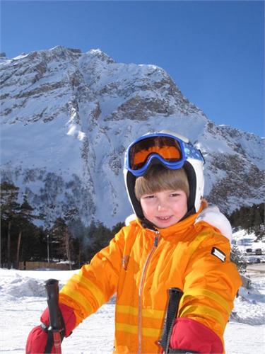 Моя доча, 5 лет, а от папы не отстает. Эльбрус январь 2009 г.