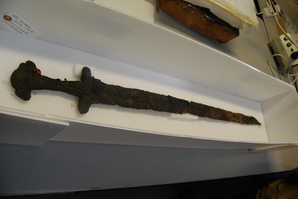 мечь найден в Ирландии-2