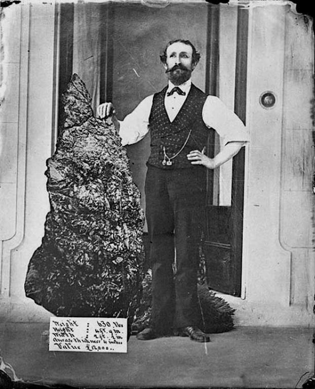 Золотая Плита Холтерманна Самый большой золотой самородок в мире Масса с кварцем 235,5 кг чистого золота 83,2 кг найден в Австралии в 1872