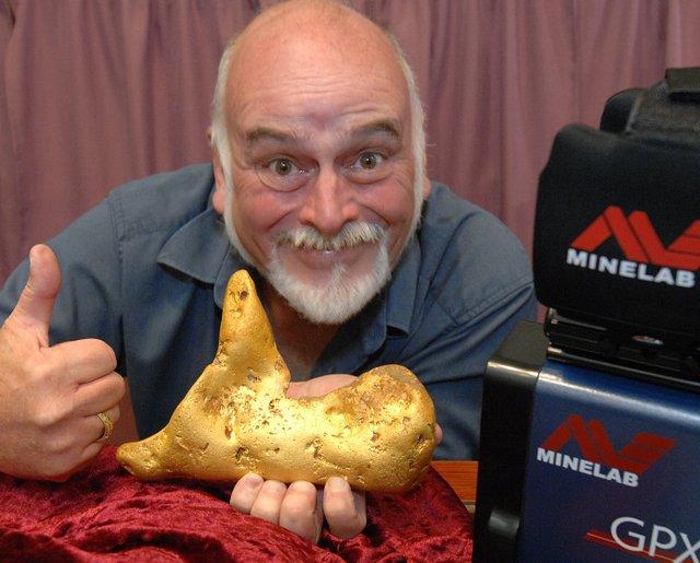 Золотой самородок массой 5,5 кг найденный в Австралии металлоискателем GPX 5000