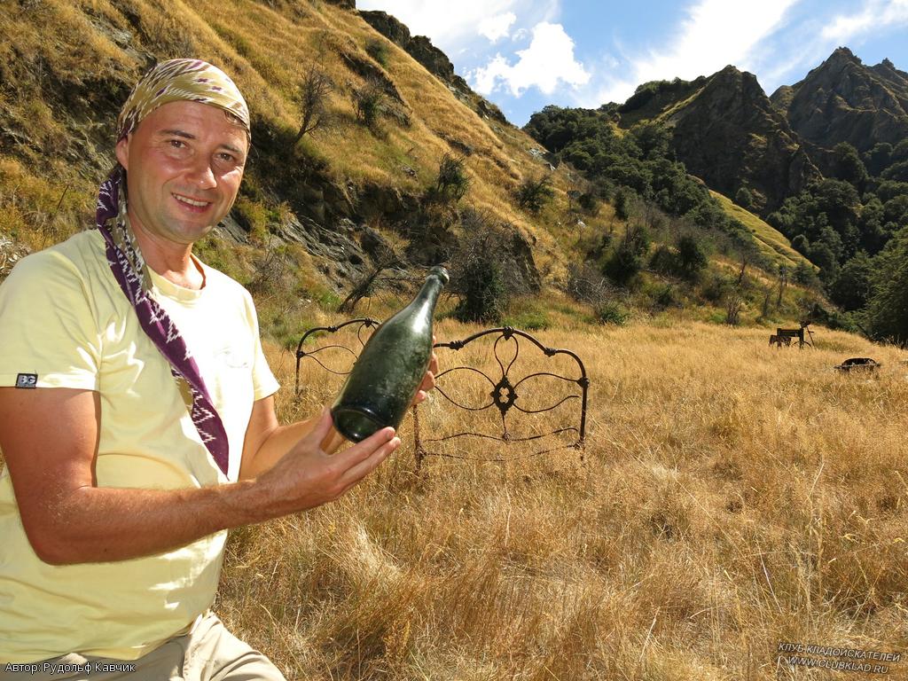 7-61 здесь еще можно найти целые бутылки из под вина прошлого века и другие раритеты Правый Шкиппер Новая Зеландия 2013