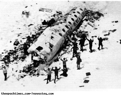 Снимок сделал из вертолета. Выжившие в катастрофе рейса 571. Анды. - Анды 1972 год