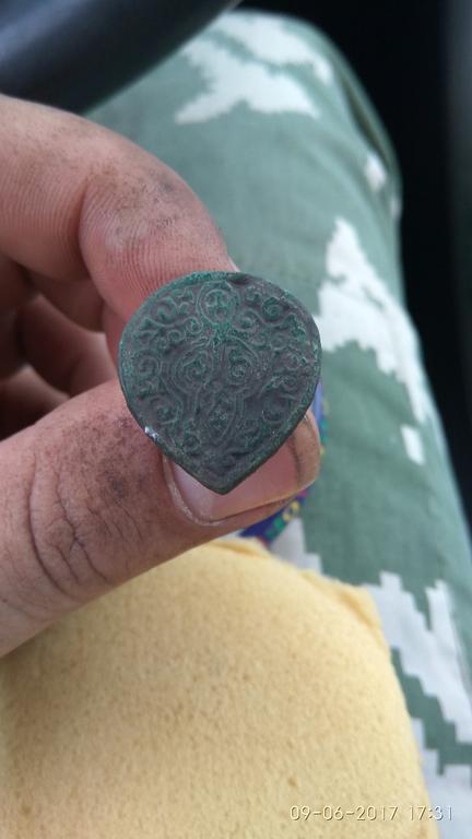 Ширина 2. 4см высота 2. 6см глубина 1.6см