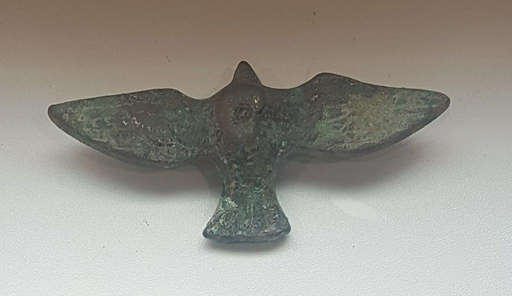 есть отверстие!!!