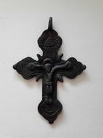 Крестик высота 7 см., ширина 5 см.