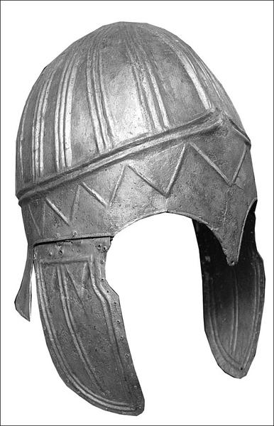 шлем древнего воина с орнаментом