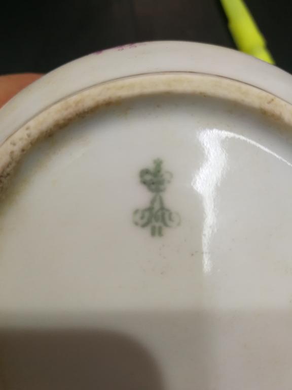 Снизу, клеймо