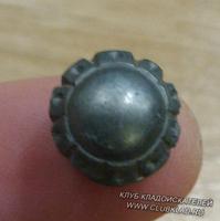 Или запонка?