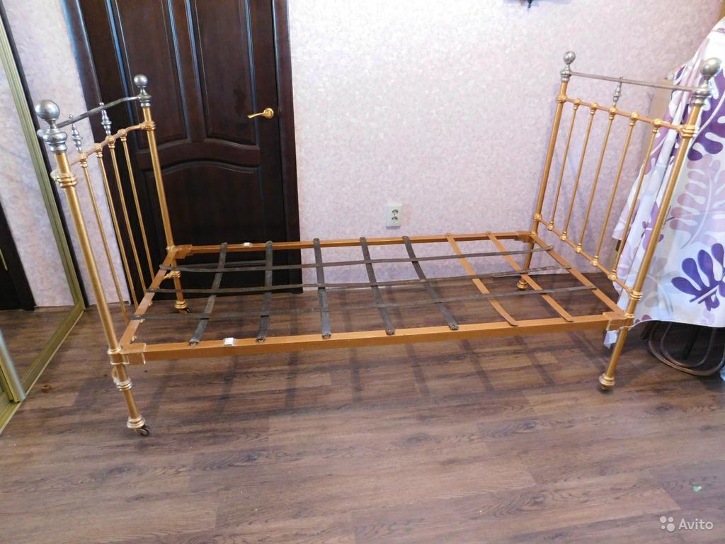 Кровать старинная металлическая