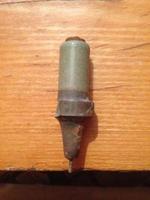 Первая свеча зажигания в ее современном виде была разработана немецким инженером и ученым Робертом Бошем в 1902 году. Впервые свеча зажигания была использована с магнето высокого напряжения, также разработанным в мастерской компании BOSCH. Свечи зажи