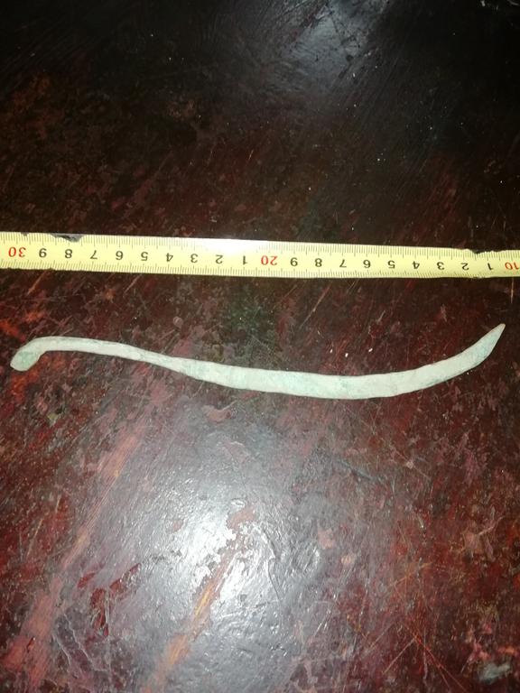 Найден на глубине штыка