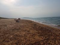 редкие люди на пляже