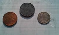 монеты из армии 2-е слева