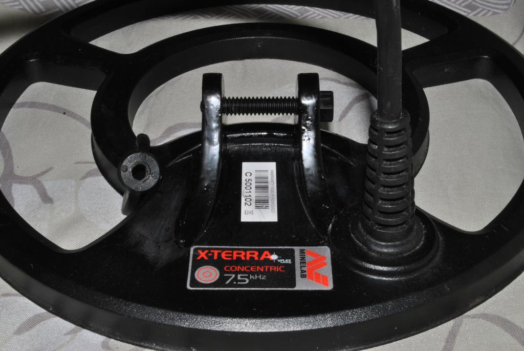 катушка с болтом