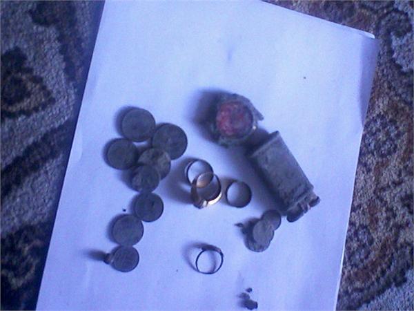 А под конец копа нашел старинную зажигалку.