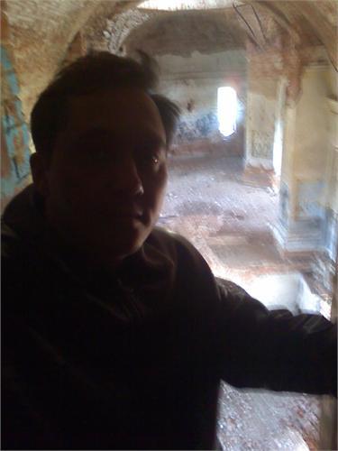 Пытаюсь залезть куда возможно
