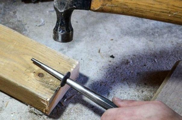 Загибаем. Изготовление кольца из монеты технология. 
