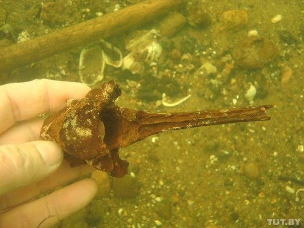 Рыцарские доспехи возрастом в 600 лет обнаружены в реке Вихра
