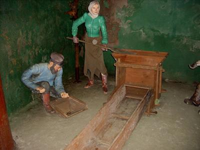 Фигурки рабочих